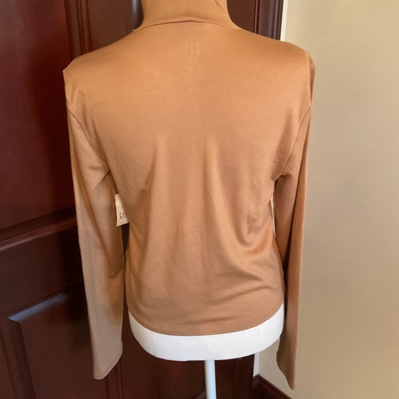 Gap Ladies Cropped Top. Sz. Large NWT - Picture 3 of 5